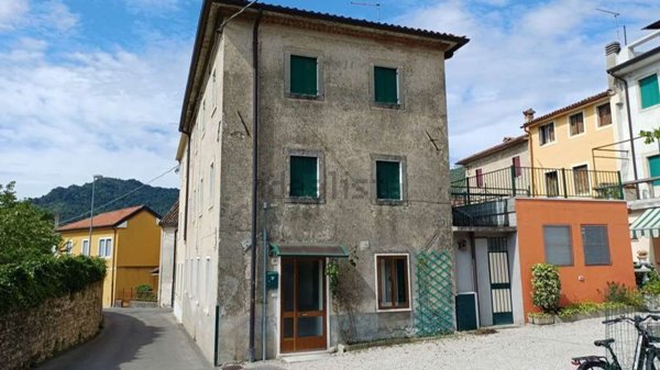 casa indipendente in vendita a Vittorio Veneto