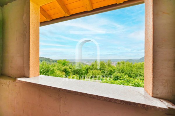 casa indipendente in vendita a Vittorio Veneto