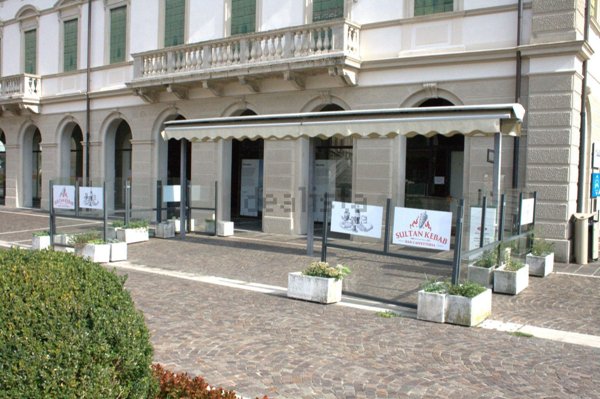 locale commerciale in vendita a Vittorio Veneto