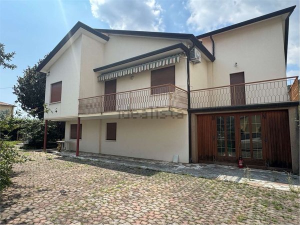 casa indipendente in vendita a Vittorio Veneto