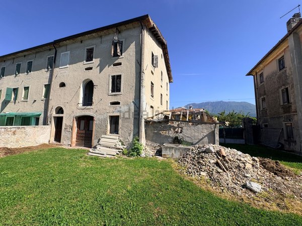 casale in vendita a Vittorio Veneto
