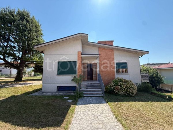 casa indipendente in vendita a Vittorio Veneto