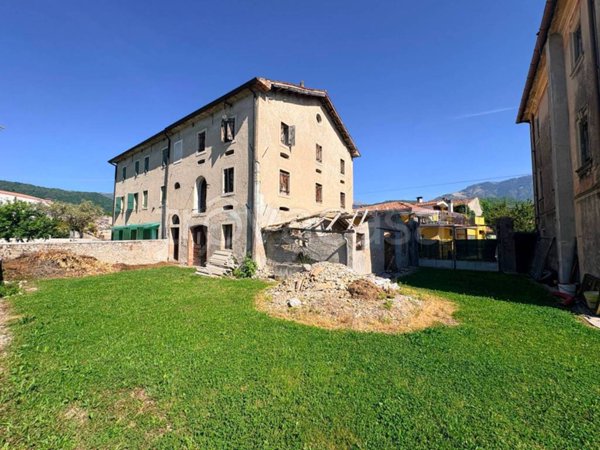 locale commerciale in vendita a Vittorio Veneto