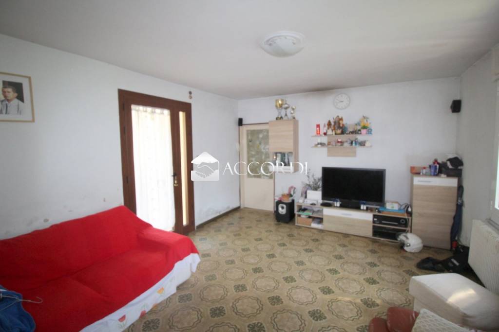 casa indipendente in vendita a Vittorio Veneto