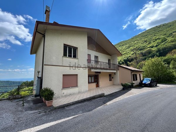 casa indipendente in vendita a Vittorio Veneto