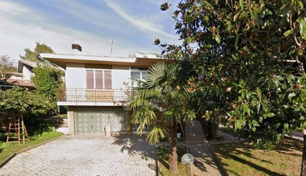 casa indipendente in vendita a Volpago del Montello in zona Selva del Montello
