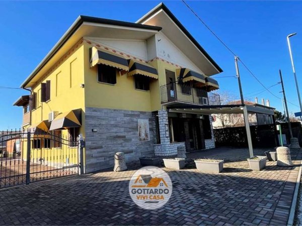 casa indipendente in vendita a Volpago del Montello in zona Selva del Montello