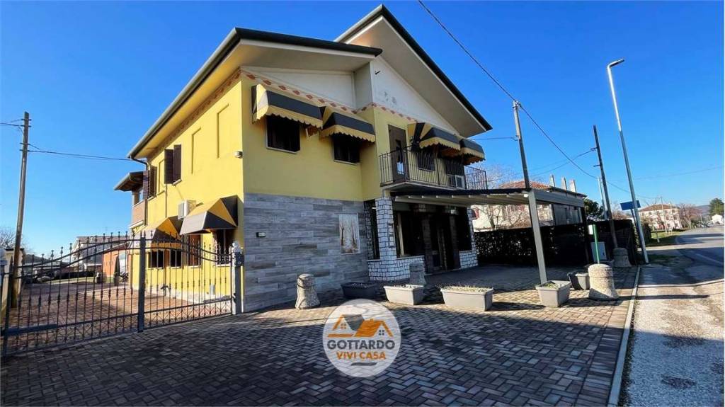 casa indipendente in vendita a Volpago del Montello in zona Selva del Montello