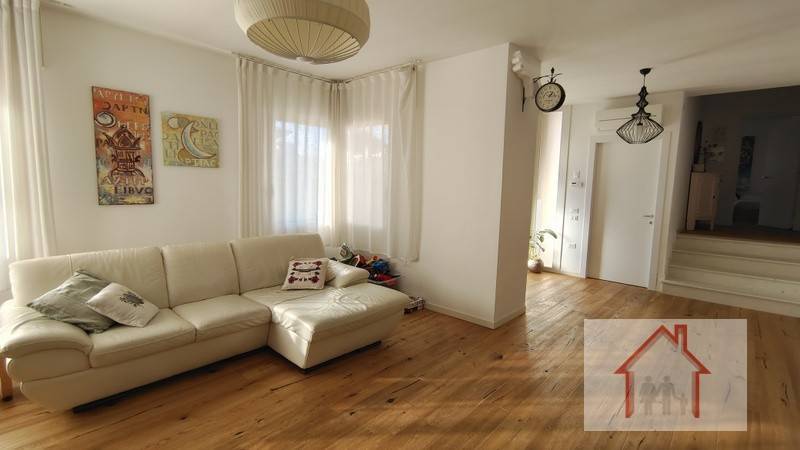casa indipendente in vendita a Volpago del Montello in zona Selva del Montello