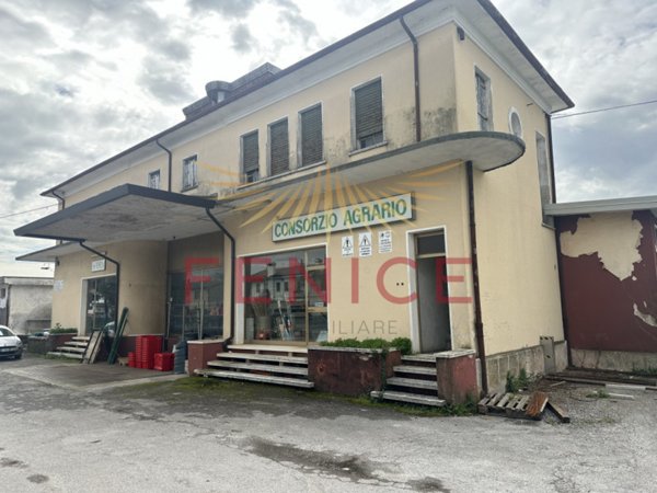 locale di sgombero in vendita a Volpago del Montello