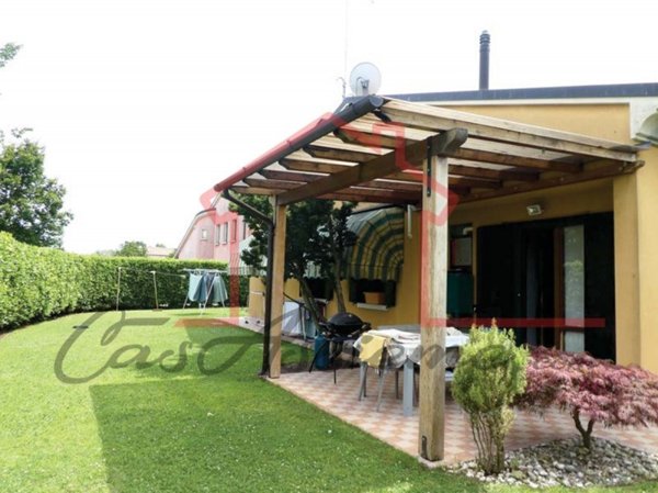 casa indipendente in vendita a Volpago del Montello in zona Selva del Montello