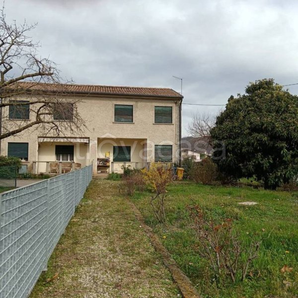 casa indipendente in vendita a Volpago del Montello in zona Venegazzù