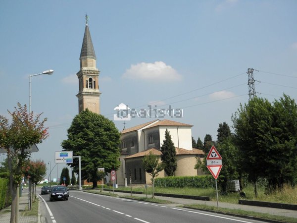 casale in vendita a Volpago del Montello in zona Venegazzù