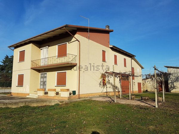 casa indipendente in vendita a Volpago del Montello in zona Selva del Montello