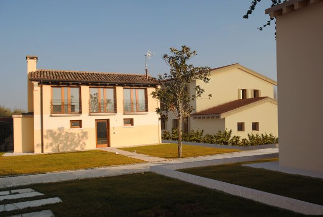 casa indipendente in vendita a Volpago del Montello in zona Venegazzù