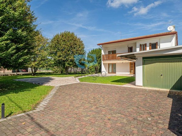 casa indipendente in vendita a Volpago del Montello