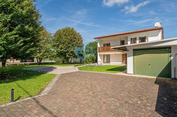 casa indipendente in vendita a Volpago del Montello
