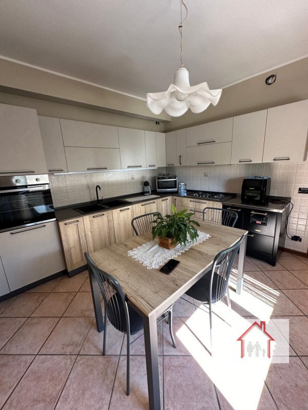 casa indipendente in vendita a Volpago del Montello in zona Venegazzù