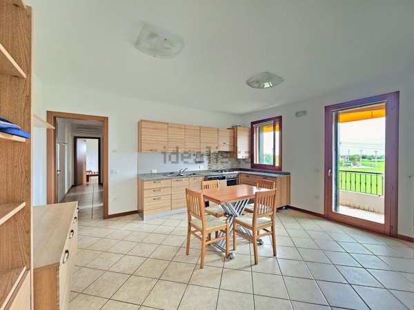 appartamento in vendita a Volpago del Montello in zona Venegazzù