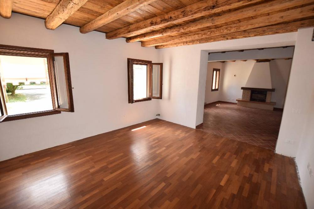 casa indipendente in vendita a Volpago del Montello