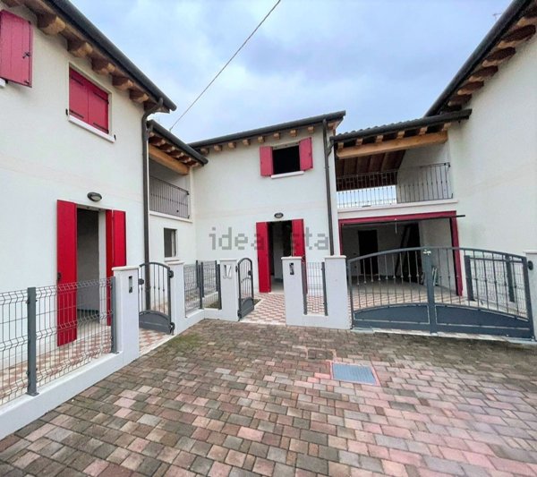 casa indipendente in vendita a Volpago del Montello
