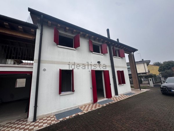 casa indipendente in vendita a Volpago del Montello