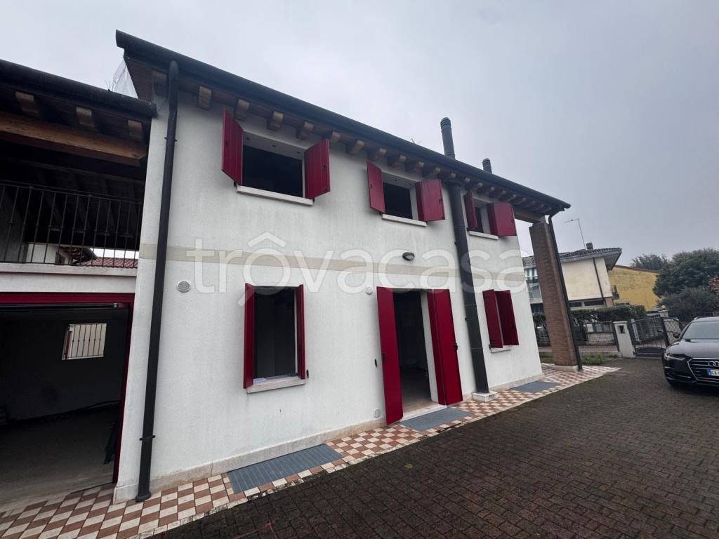 casa indipendente in vendita a Volpago del Montello