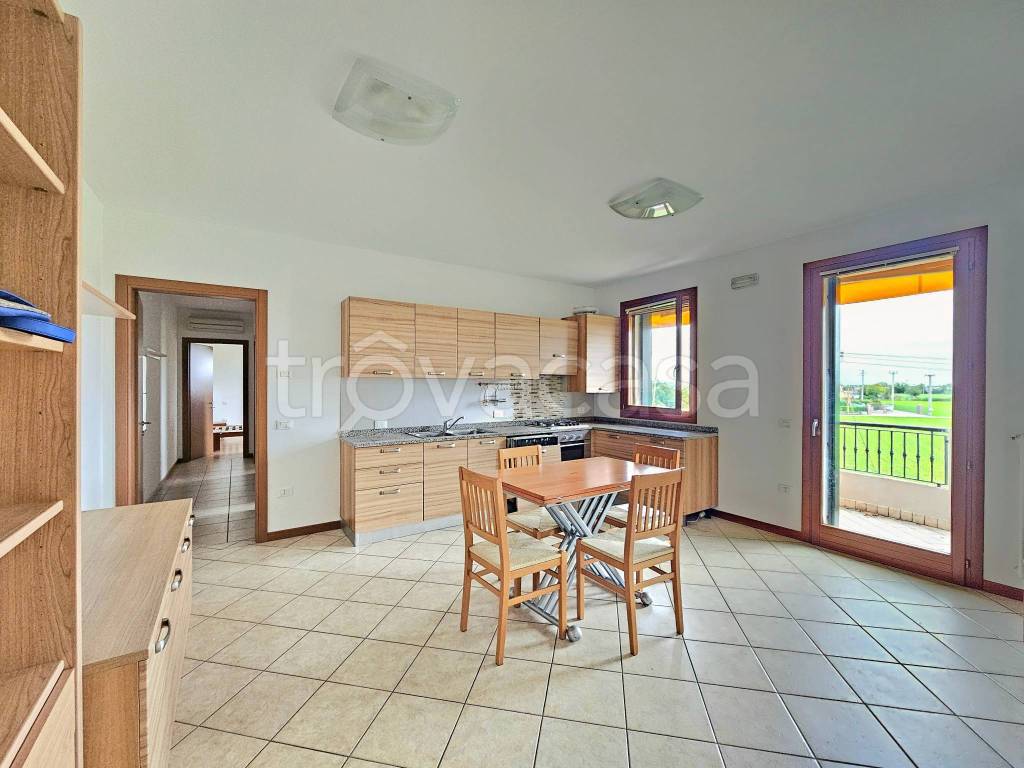 appartamento in vendita a Volpago del Montello in zona Venegazzù