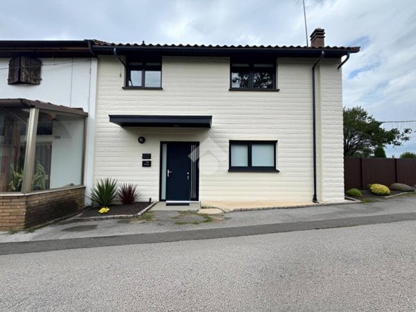 casa indipendente in vendita a Volpago del Montello in zona Selva del Montello