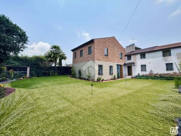 casa indipendente in vendita a Volpago del Montello in zona Selva del Montello