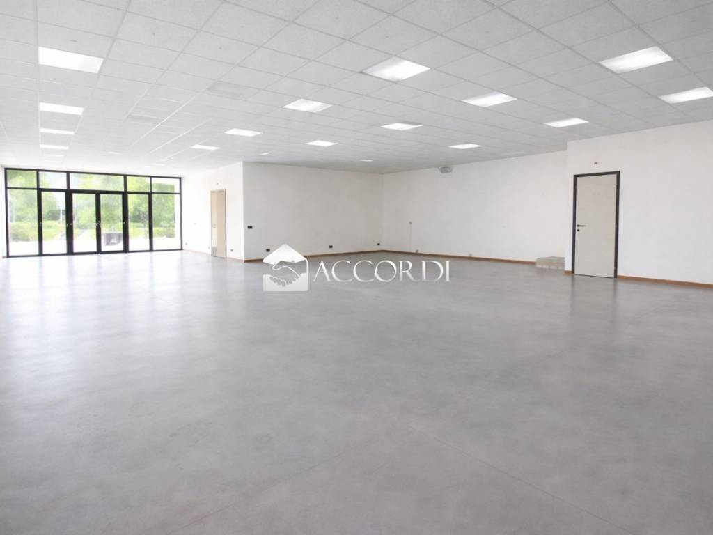 negozio in vendita a Volpago del Montello