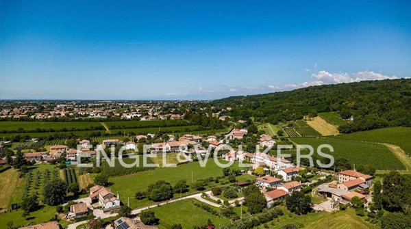 casa indipendente in vendita a Volpago del Montello in zona Selva del Montello