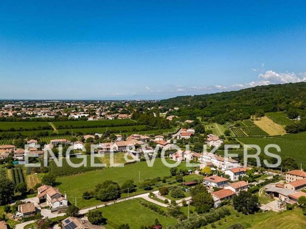 casa indipendente in vendita a Volpago del Montello in zona Selva del Montello