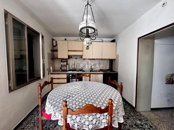 casa semindipendente in vendita a Volpago del Montello in zona Venegazzù