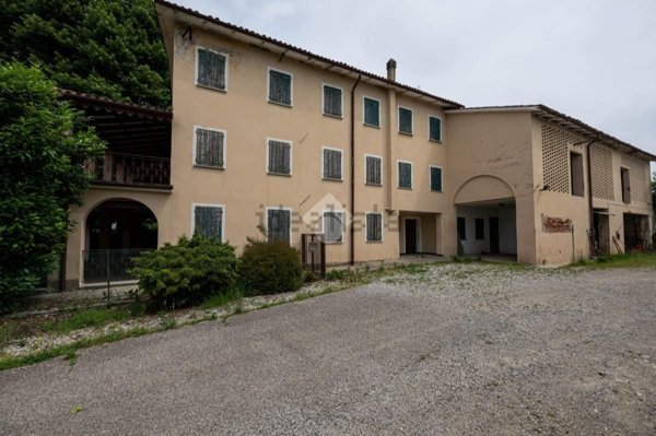 casa indipendente a Volpago del Montello in zona Santa Maria della Vittoria