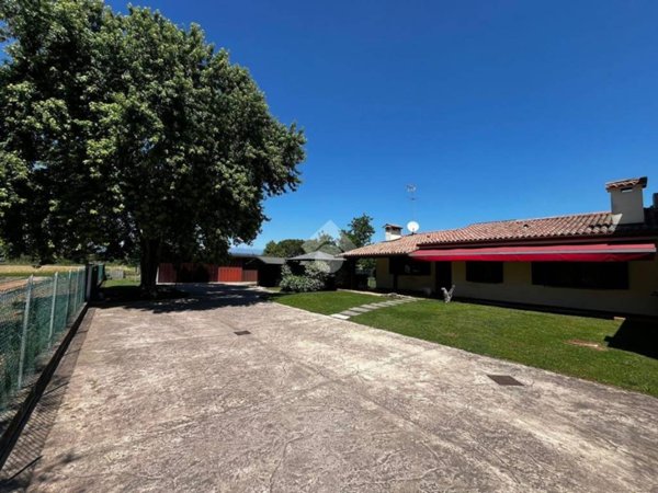 casa indipendente in vendita a Volpago del Montello