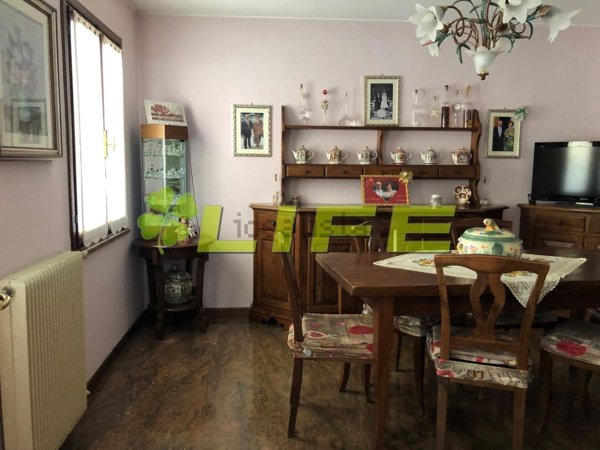 casa indipendente in vendita a Volpago del Montello in zona Selva del Montello