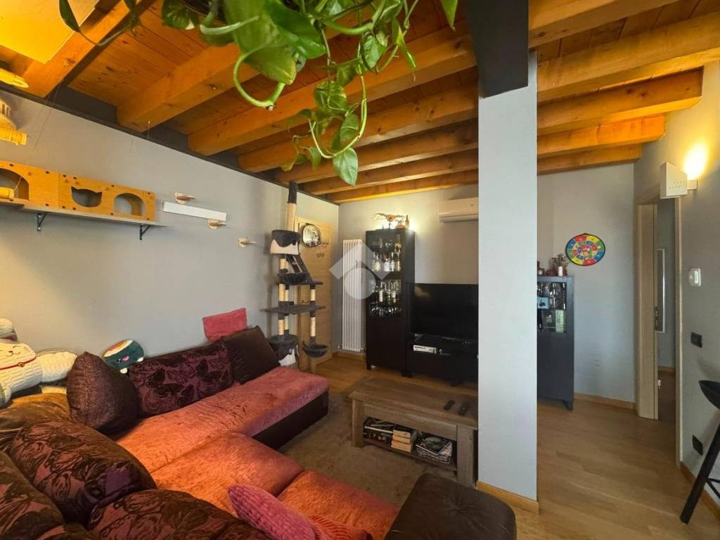 appartamento in vendita a Volpago del Montello in zona Selva del Montello