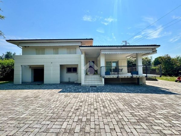 casa indipendente in vendita a Volpago del Montello