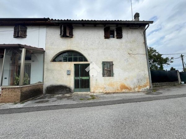 casa indipendente in vendita a Volpago del Montello in zona Selva del Montello