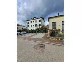 appartamento in vendita a Volpago del Montello in zona Venegazzù