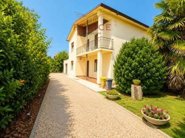 casa indipendente in vendita a Volpago del Montello in zona Venegazzù