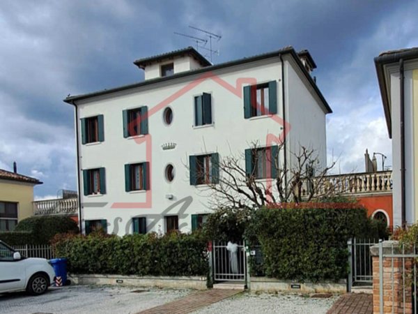 appartamento in vendita a Volpago del Montello in zona Venegazzù
