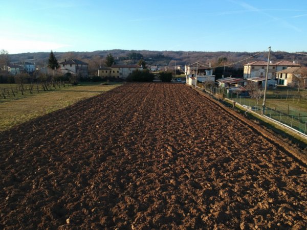 terreno in vendita a Volpago del Montello