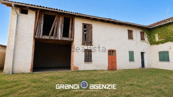 casale in vendita a Volpago del Montello
