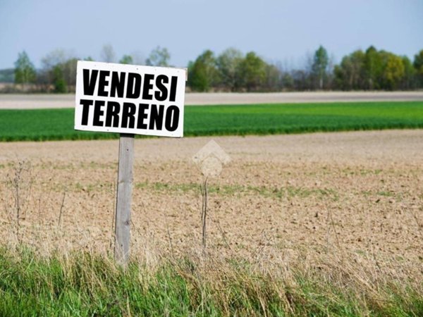 terreno edificabile in vendita a Volpago del Montello in zona Venegazzù