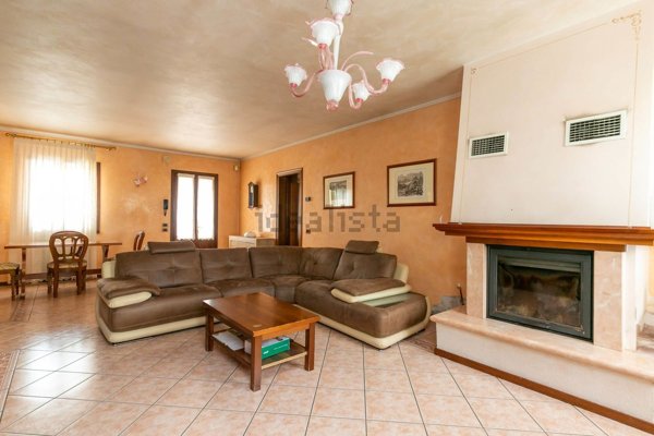 casa indipendente in vendita a Zero Branco in zona Scandolara