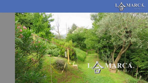 casa indipendente in vendita a Pieve del Grappa in zona Crespano del Grappa