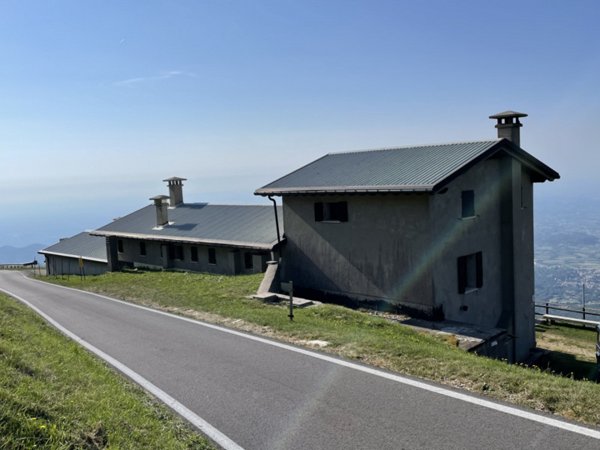 casale in vendita a Pieve del Grappa in zona Crespano del Grappa
