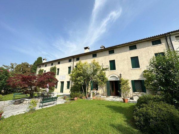 casa indipendente in vendita a Pieve del Grappa in zona Crespano del Grappa